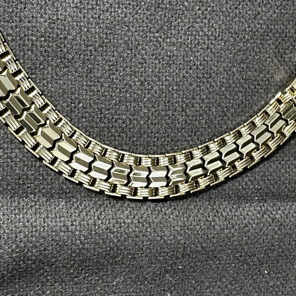 Vintage Sarah Coventry Gold Tone‎ Reversible Turn-A-Bout Wide Necklace, Signed